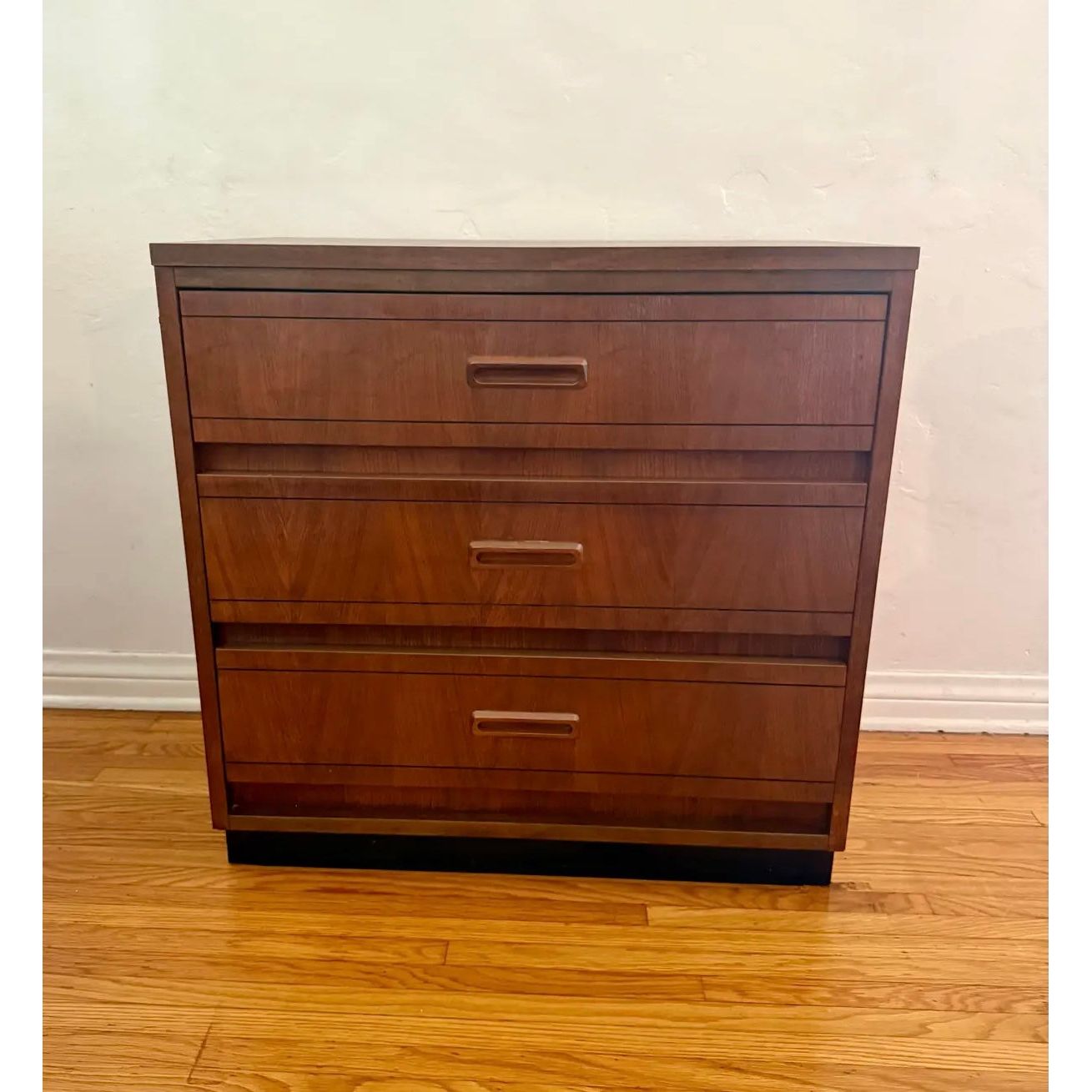 MCM Spacemates by Morristown Chest of Drawers
